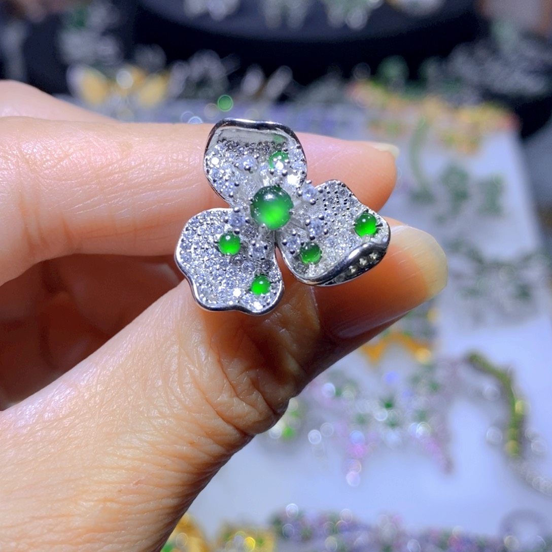 翡翠颈饰银S925镶嵌天然翡翠