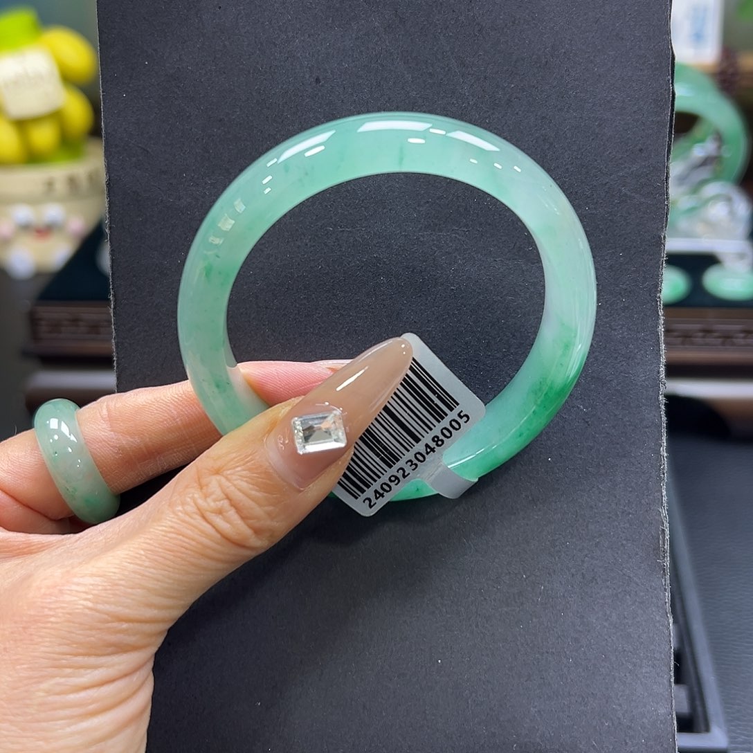 石英质玉（非洲翠）未镶嵌手镯56-57