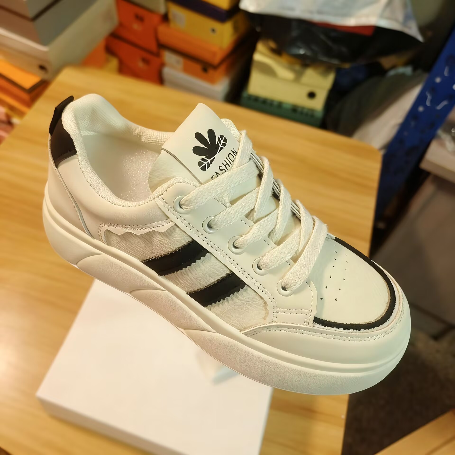 K7005透气皮面小白鞋2025新款百搭爆款小个子增高面包鞋厚底板鞋