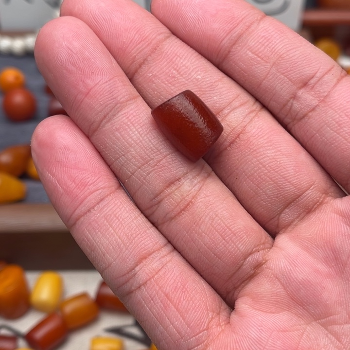 胡***怪琥珀未镶嵌裸石蜜蜡马蹄