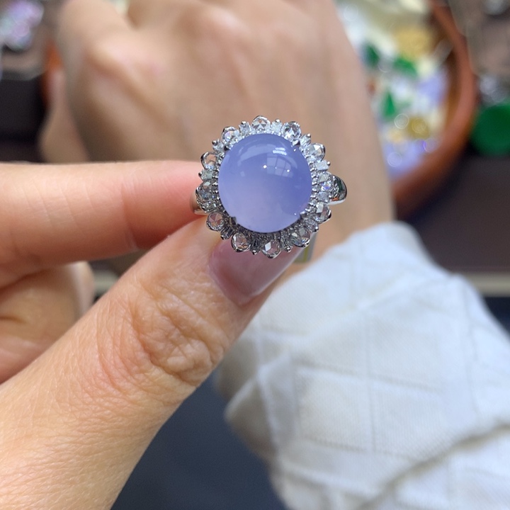 翡翠颈饰18K金镶嵌翡翠吊坠