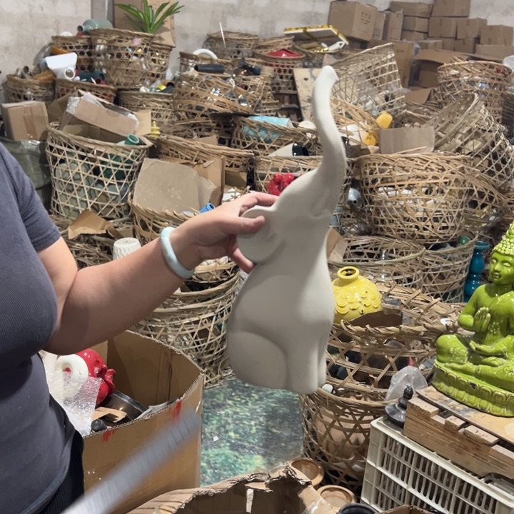 瓶高度42厘米宽度12厘米微瑕划痕