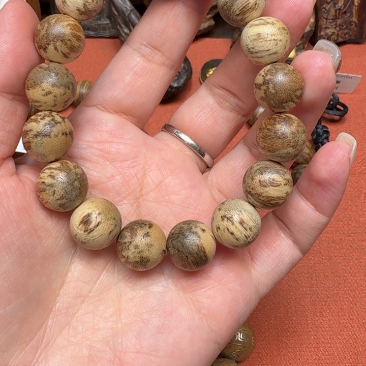 大叶紫檀（黑酸枝木类）