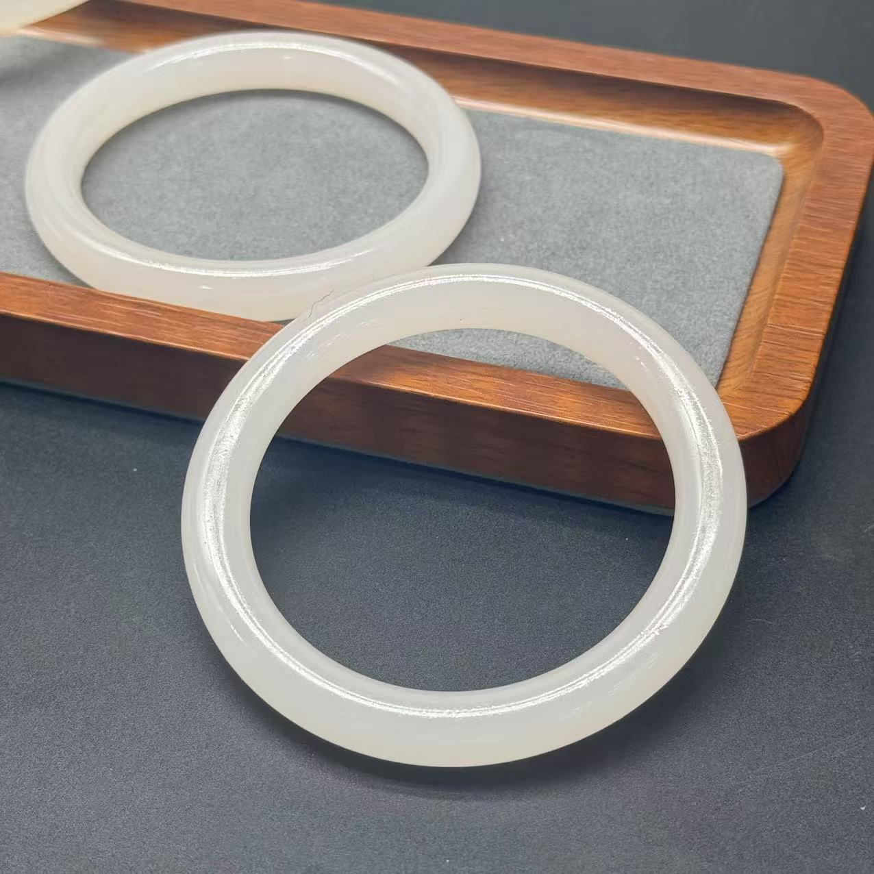 （老李专属）白冰荔枝冻圆条手镯多样性发其一