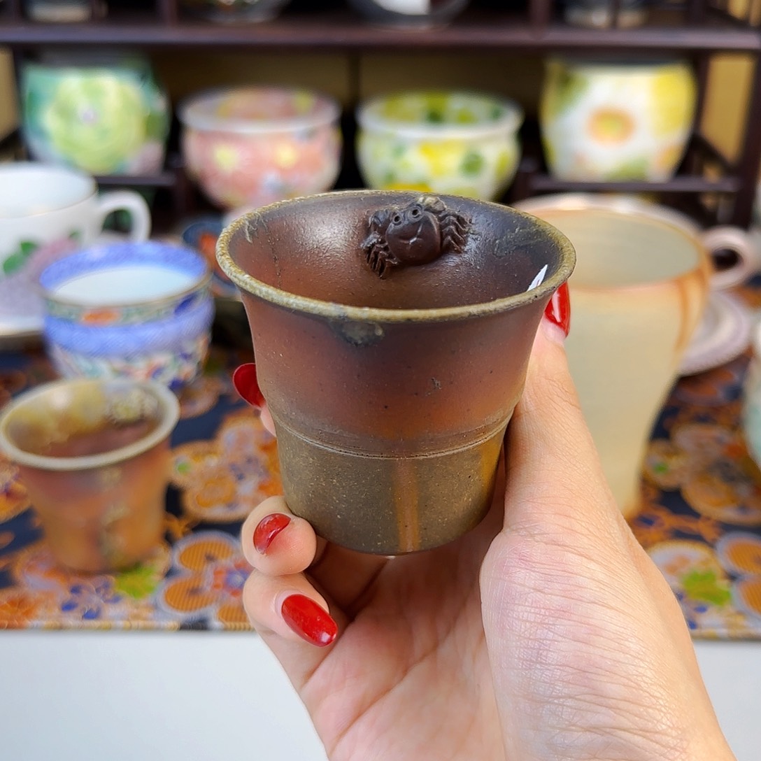 他家茶具瓷器真美！