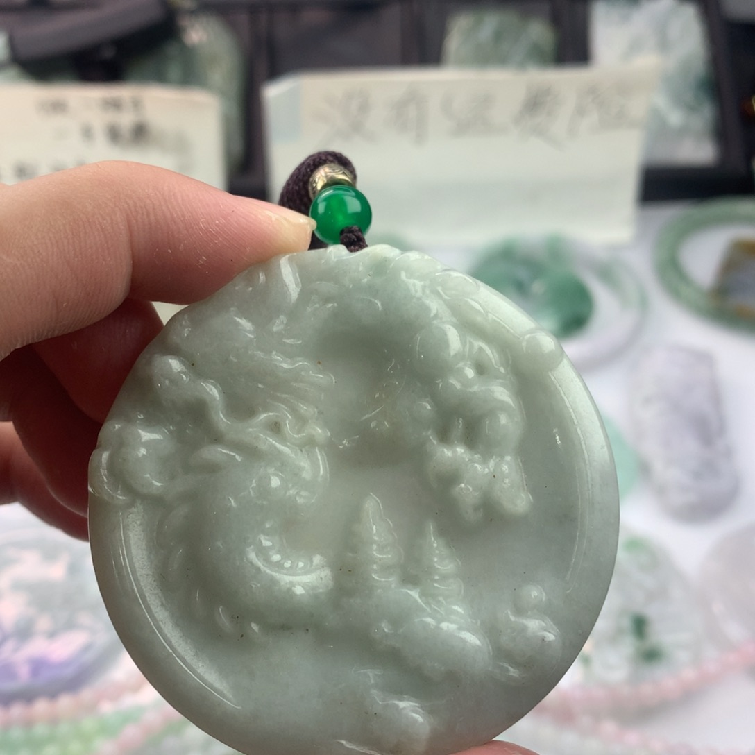 翡翠颈饰未镶嵌一