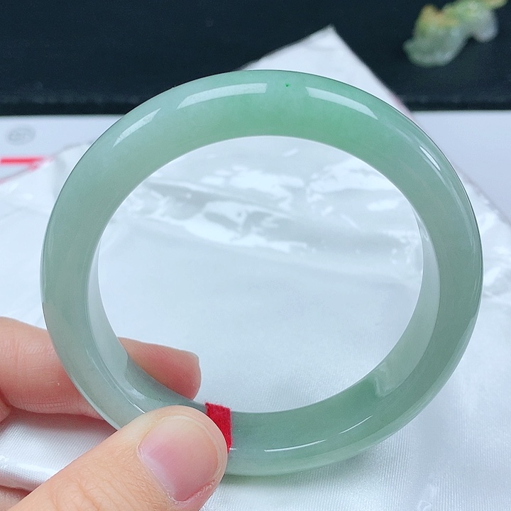 翡翠手镯未镶嵌天然翡翠手镯