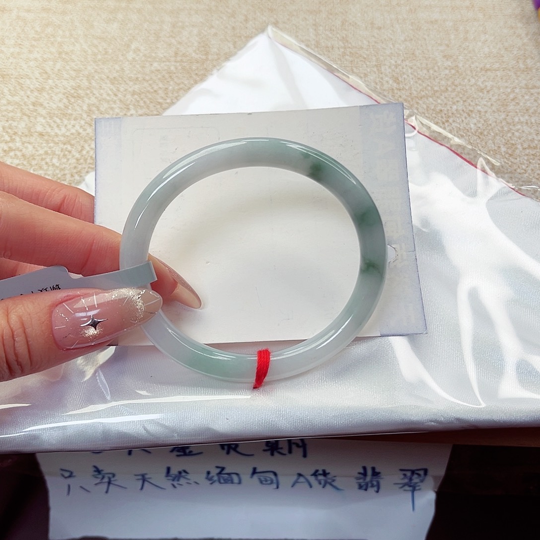 翡翠未镶嵌手镯手镯