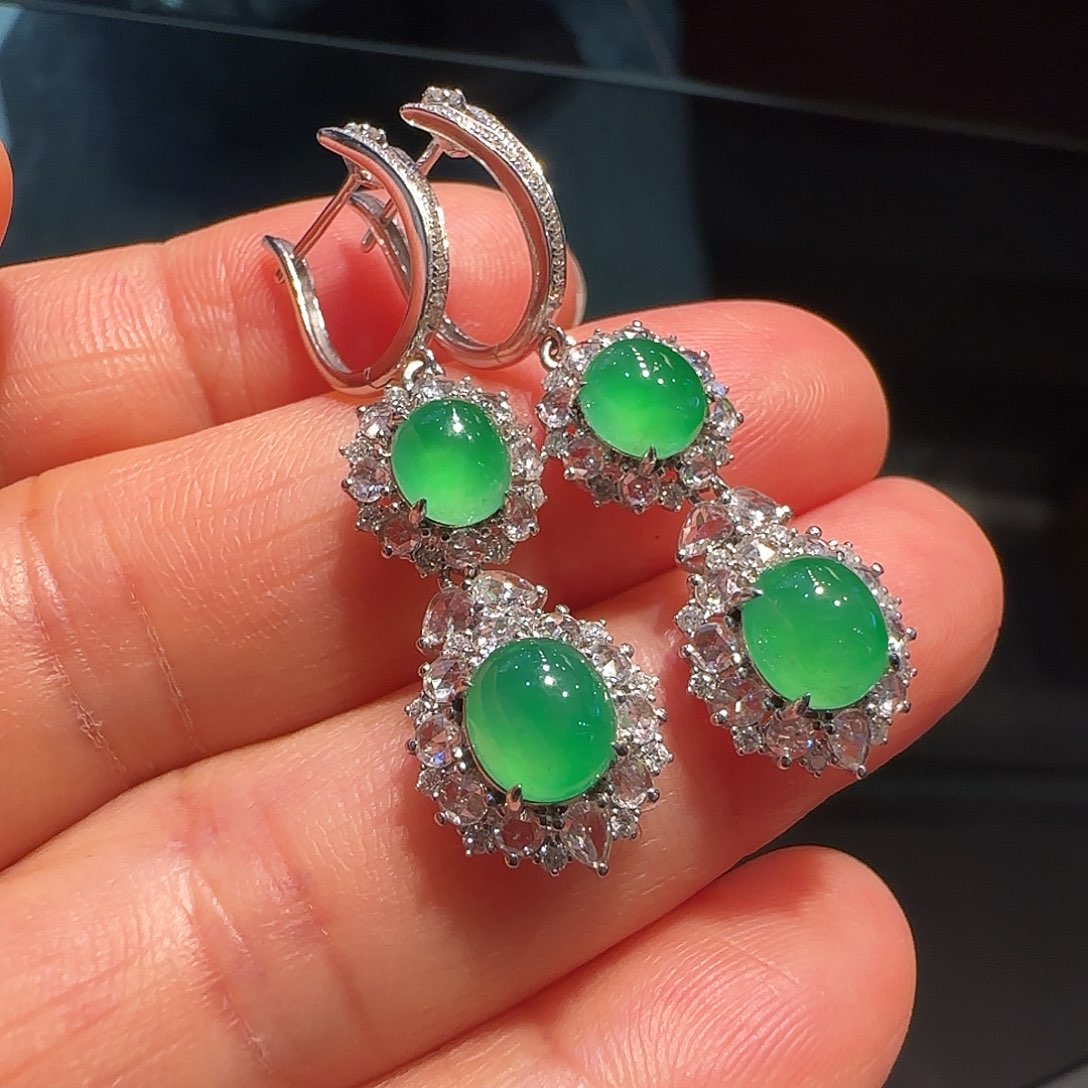 翡翠18K金镶嵌耳饰