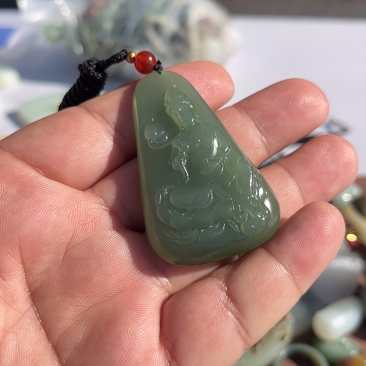 和田玉颈饰未镶嵌