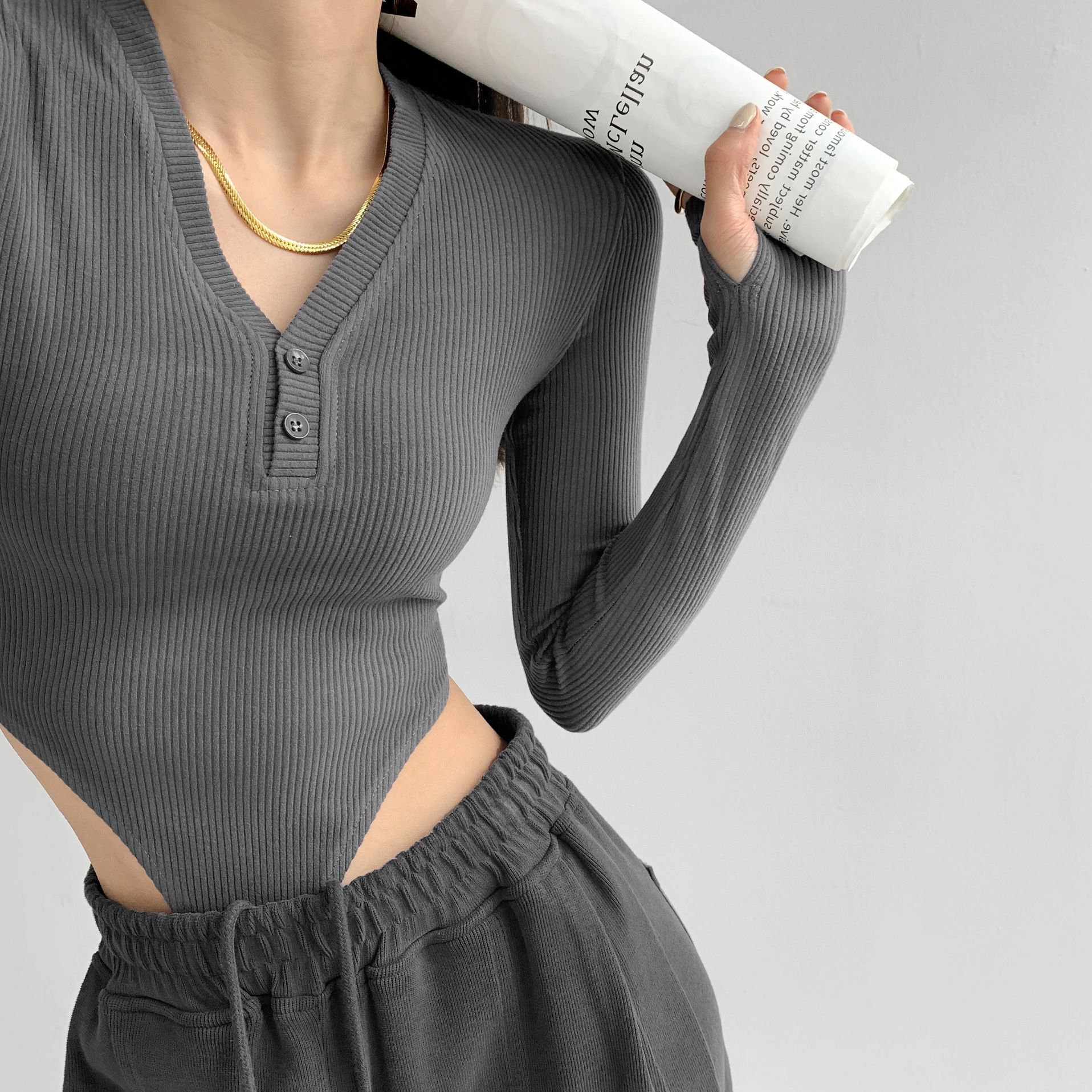 修身纯欲V领辣妹磨毛长袖秋季秋季灰色女款正肩T恤