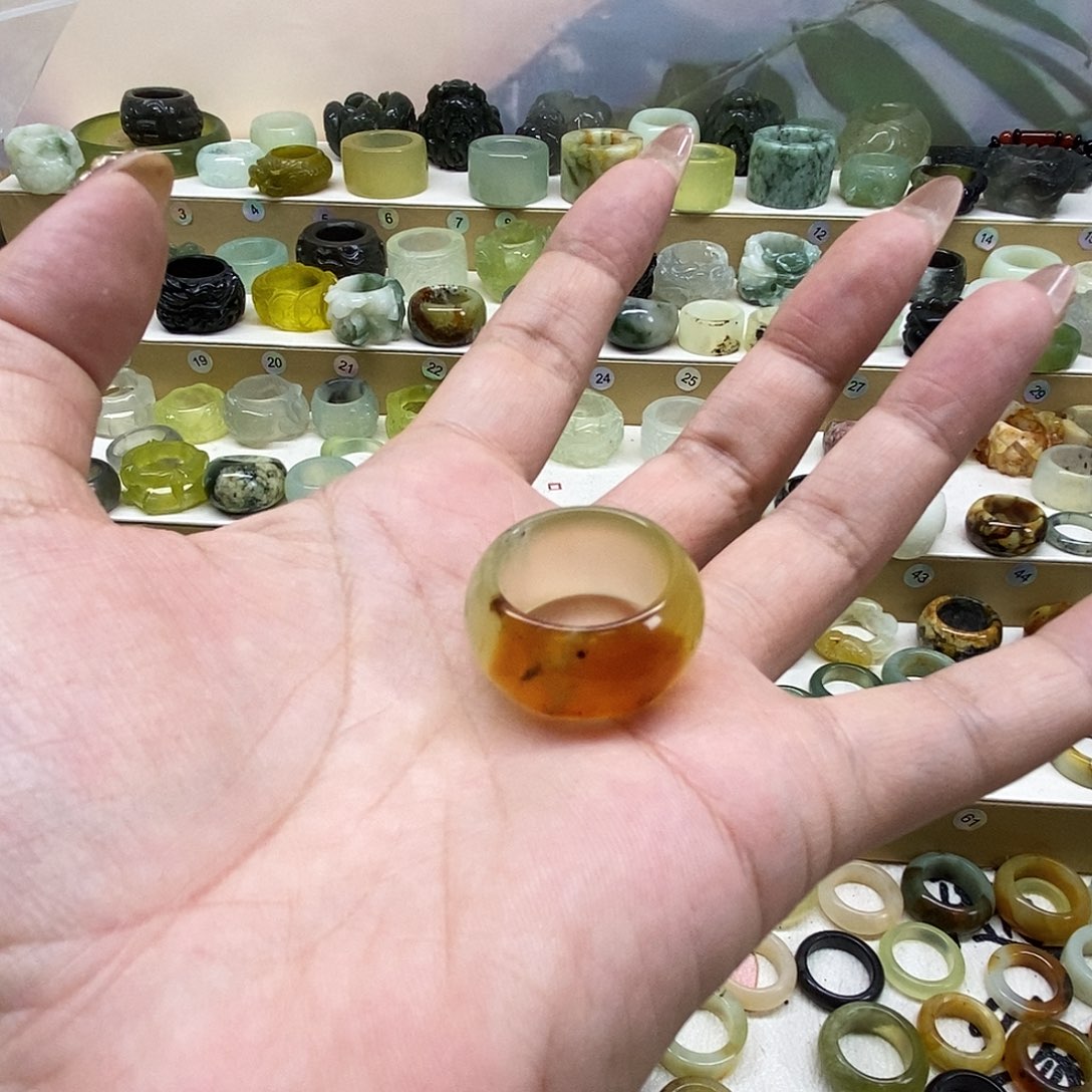 铁***人岫玉未镶嵌天然岫玉戒指