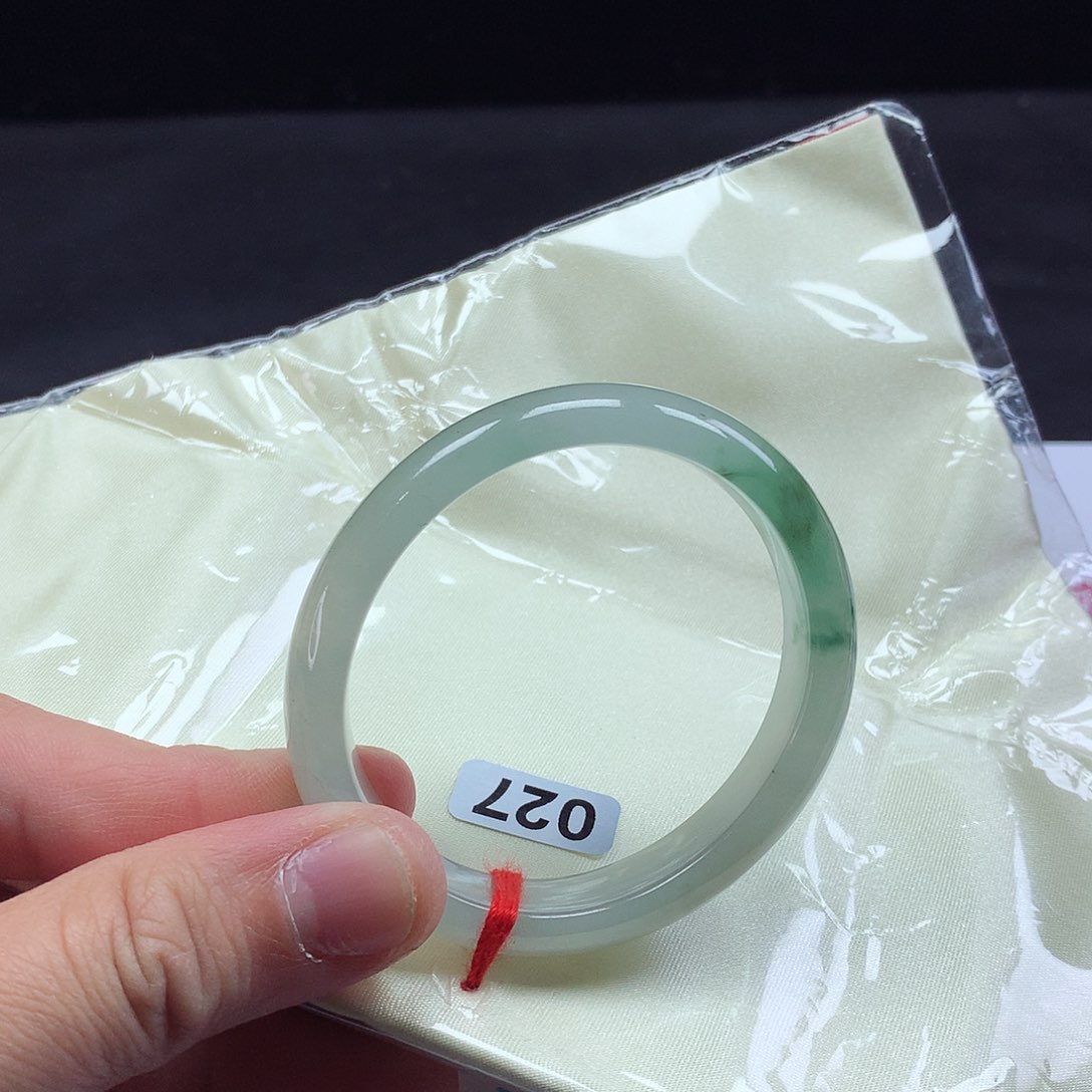 翡翠手镯未镶嵌51贵妃