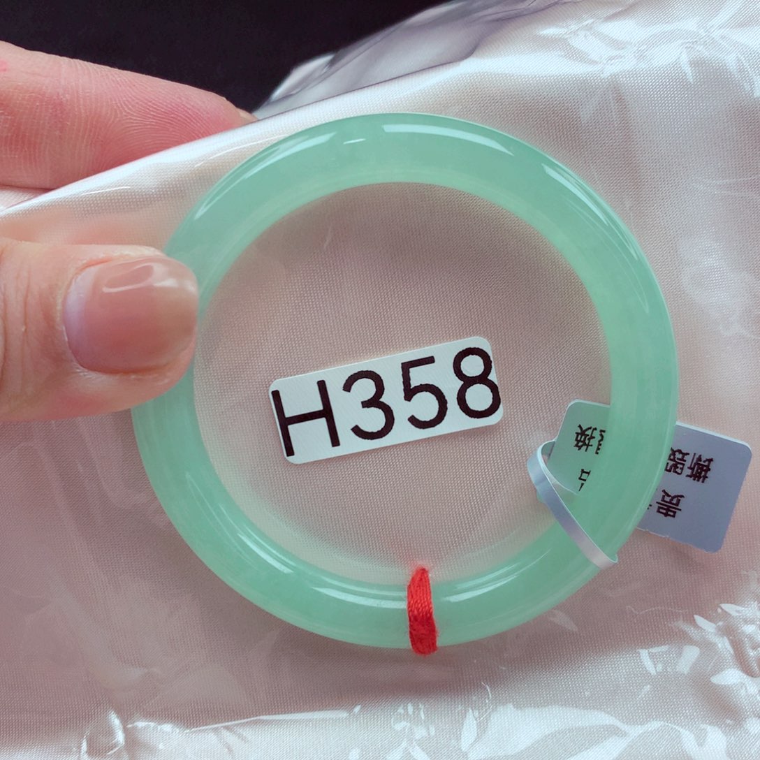 翡翠手镯未镶嵌手镯88