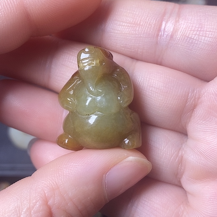 和田玉（糖玉）车挂未镶嵌