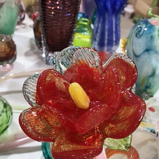琉璃花瓶高45厘米宽9厘米