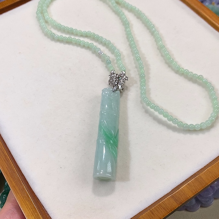 翡翠未镶嵌颈饰翡翠吊坠