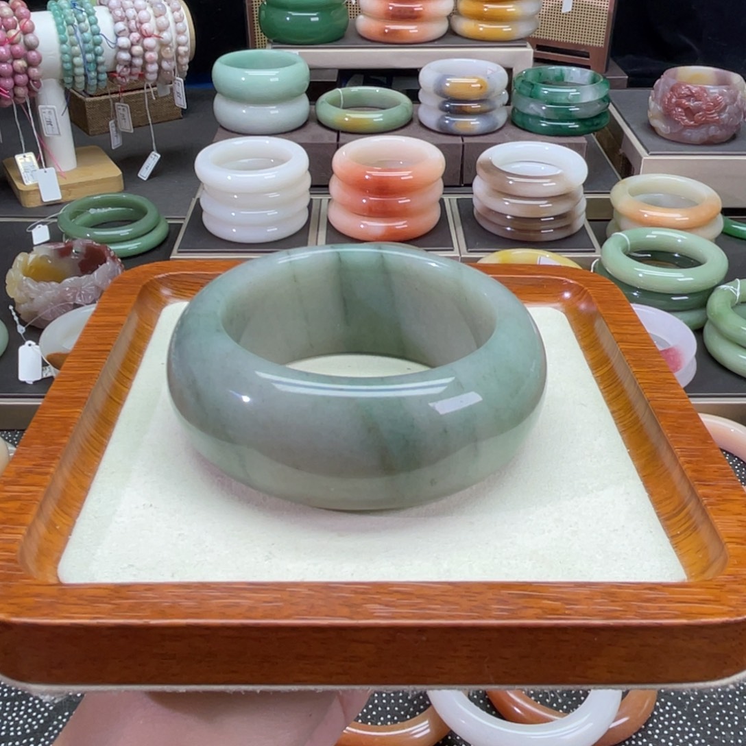 石英质玉未镶嵌手镯