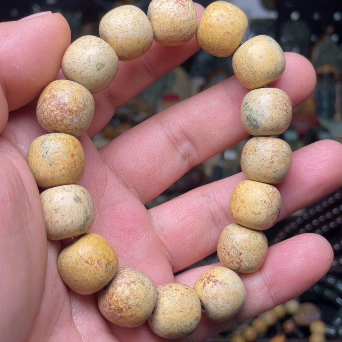 岫岩河磨玉（透闪石质玉）未镶嵌颈饰15×13