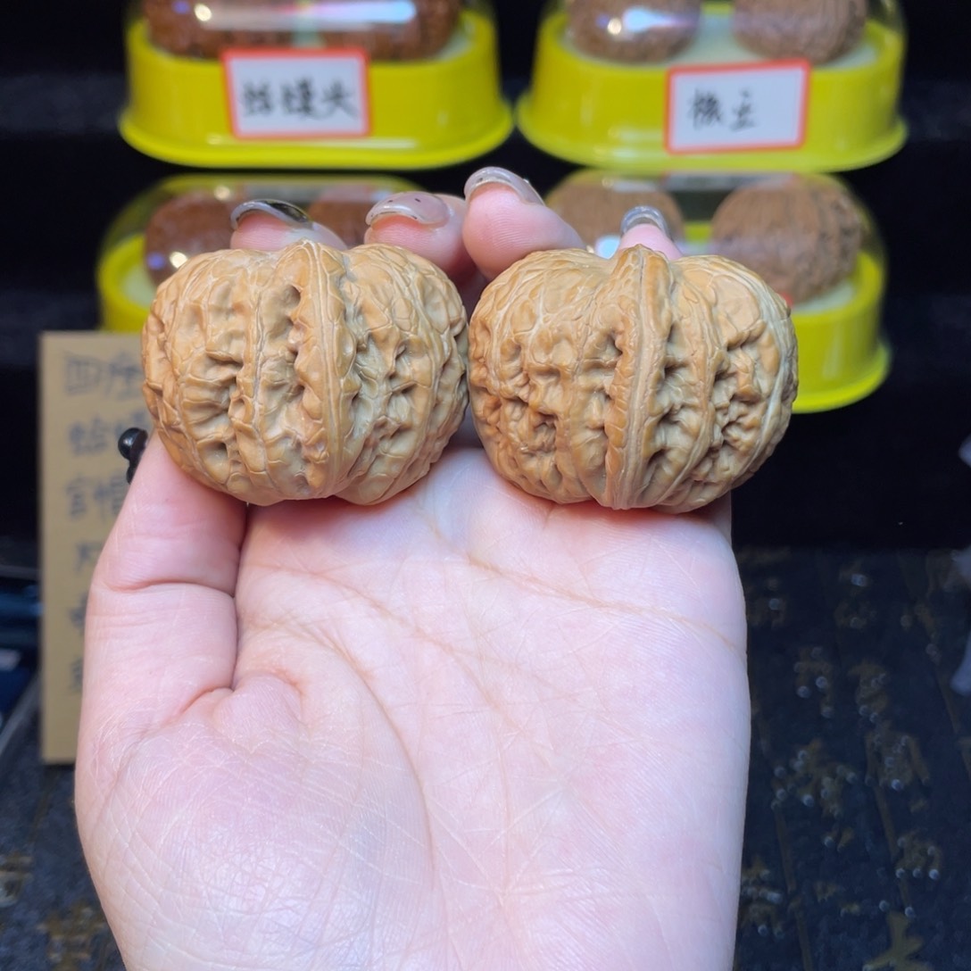 文玩核桃把件元宝42