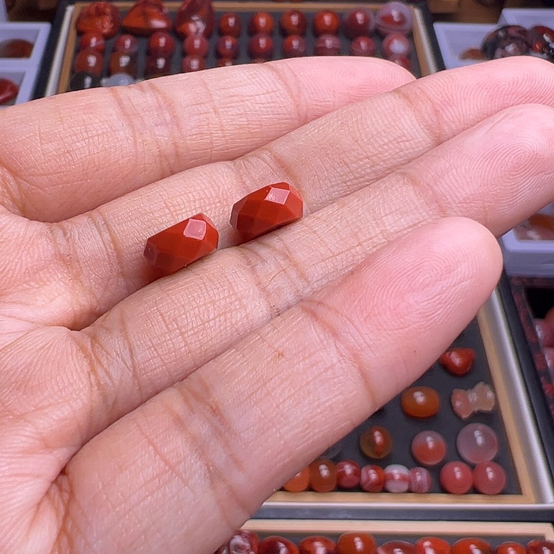 板***疗南红玛瑙未镶嵌珠宝奇石