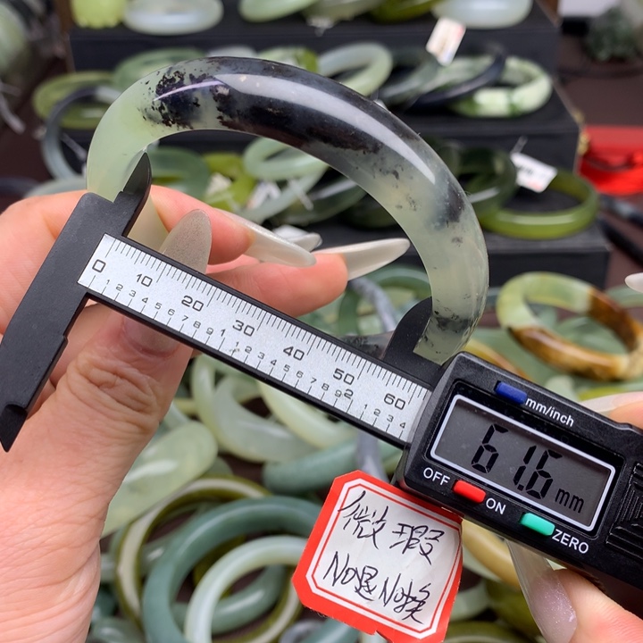 蛇纹石玉手镯未镶嵌596