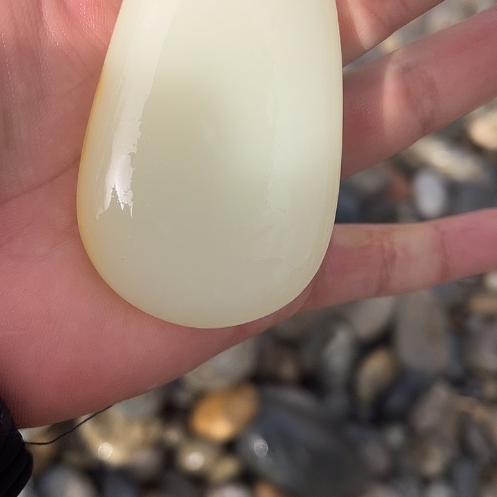 和田玉（糖玉）未镶嵌珠宝奇石