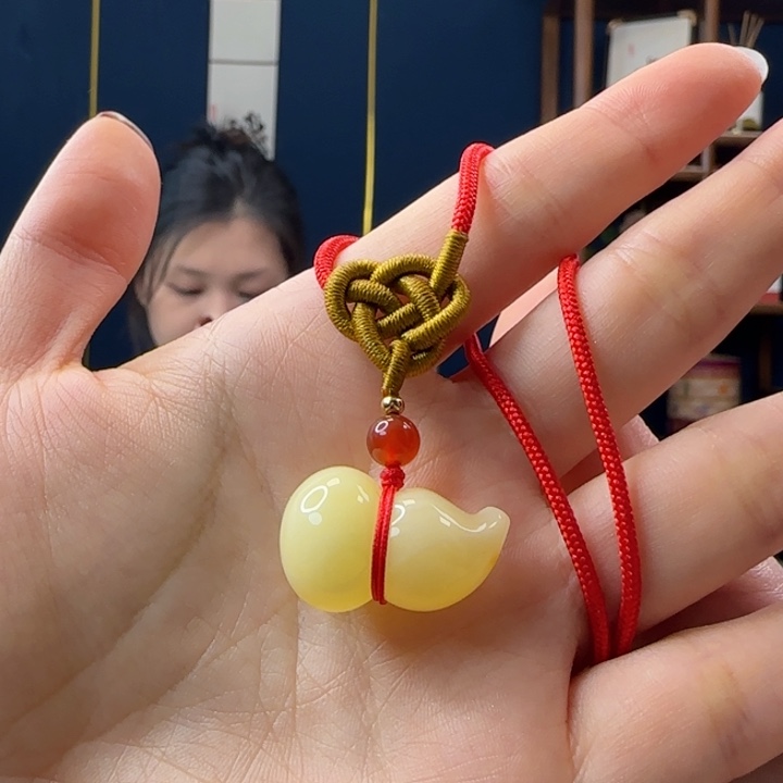 蜜蜡吊坠(赠链)未镶嵌