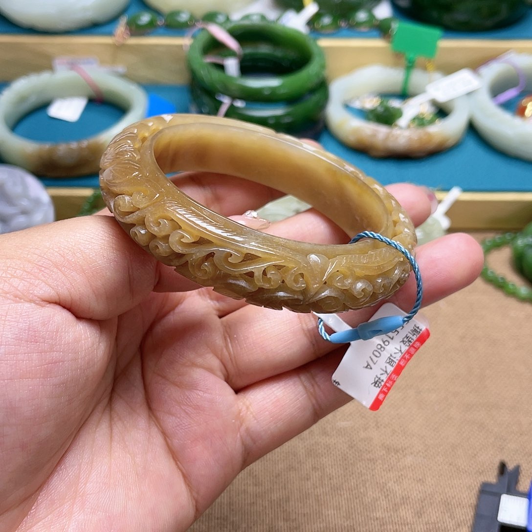 【闪购商品】和田玉手镯5657圈口70未镶嵌