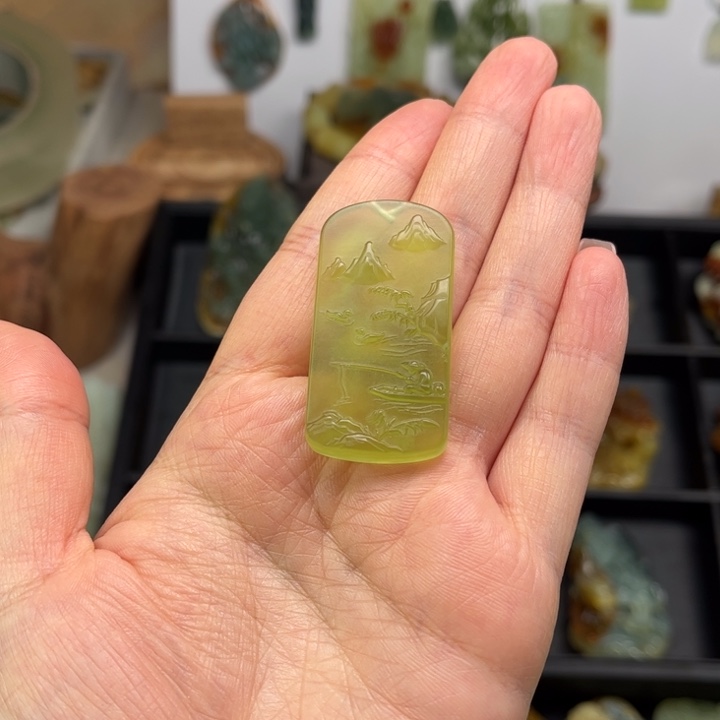 蛇纹石玉未镶嵌颈饰