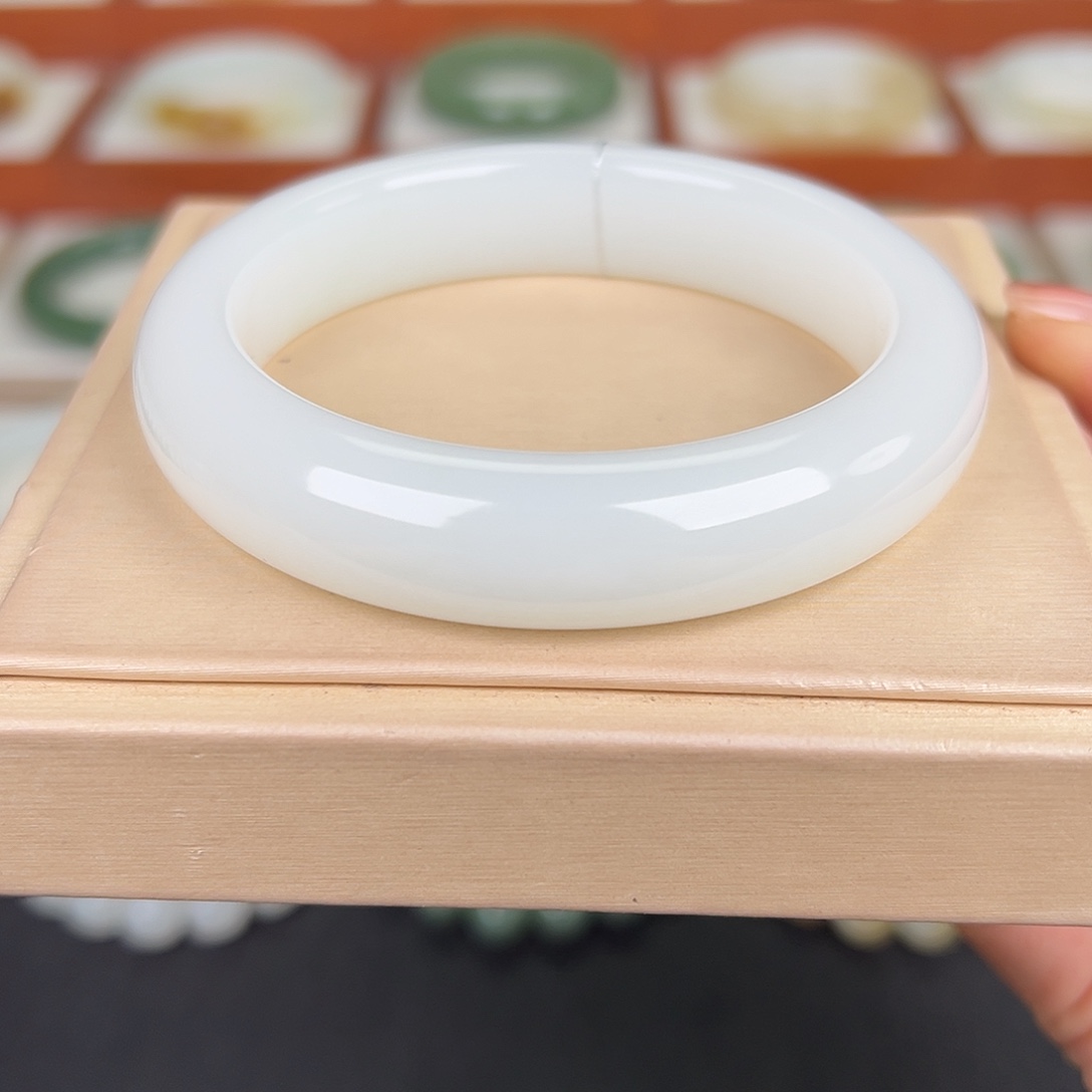 和田玉未镶嵌手镯和田玉白玉手镯