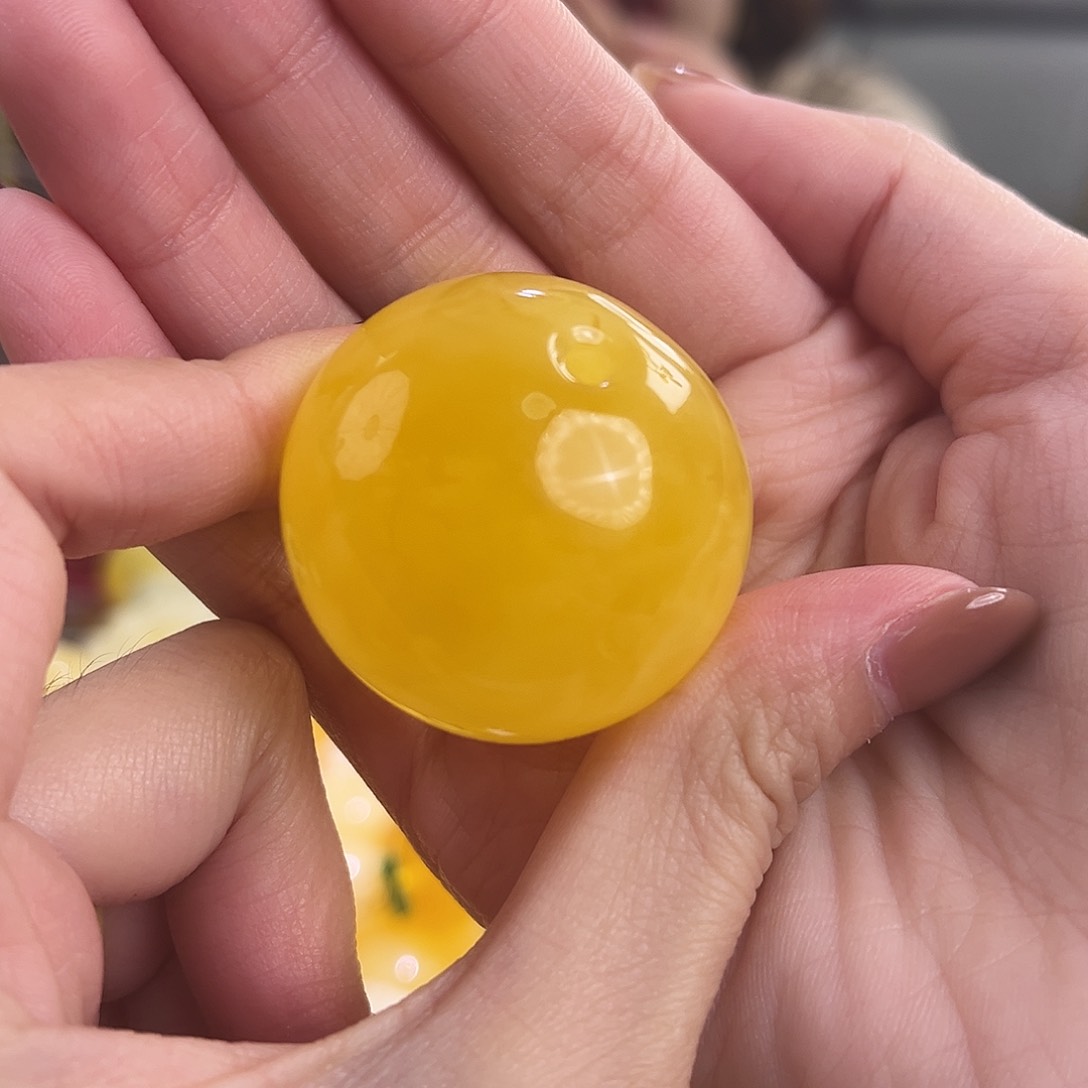 裸石琥珀未镶嵌焦皮公主扣15g