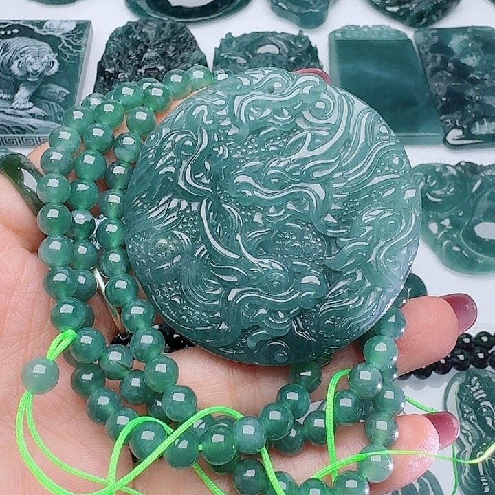颈饰未镶嵌翡翠多样性发其一