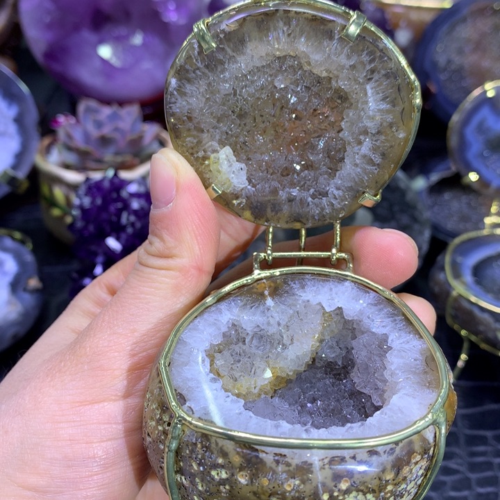 福利白晶盆未镶嵌水晶
