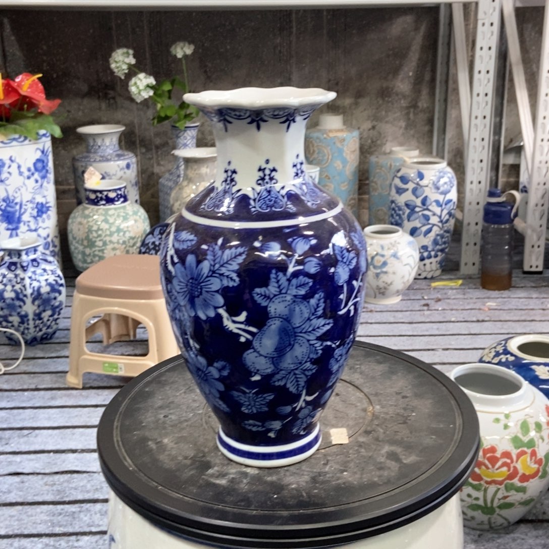 摆件花瓶手绘釉下彩