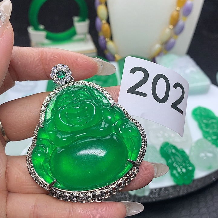 翡翠吊坠(赠链)未镶嵌