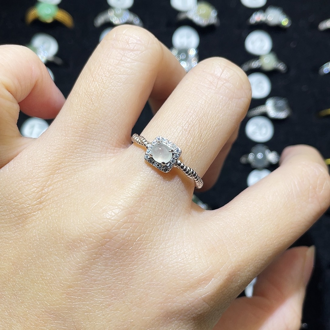 翡翠未镶嵌戒指戒指