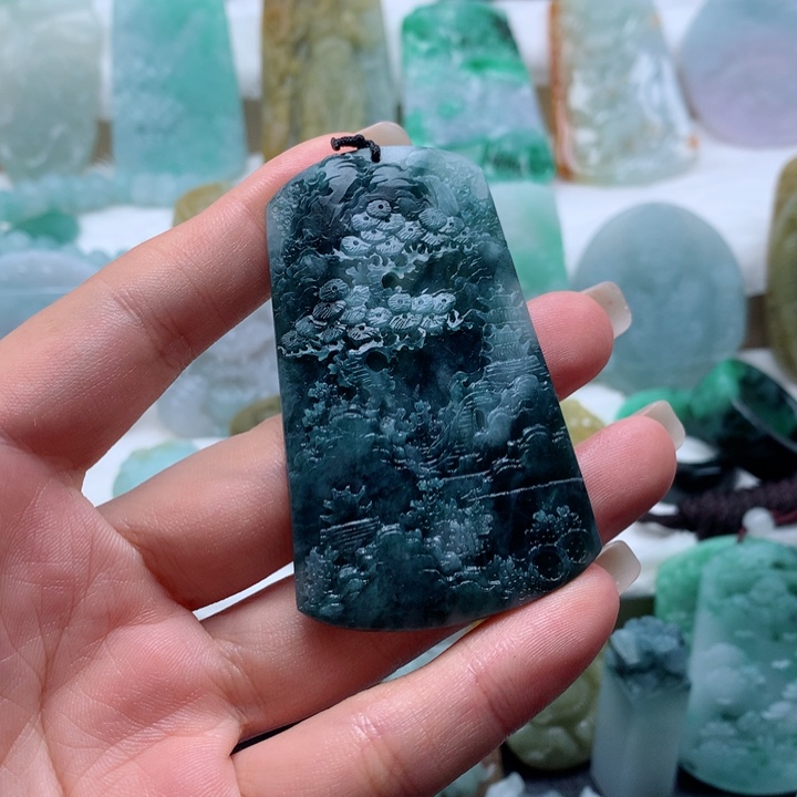 日***山定制翡翠未镶嵌山水牌