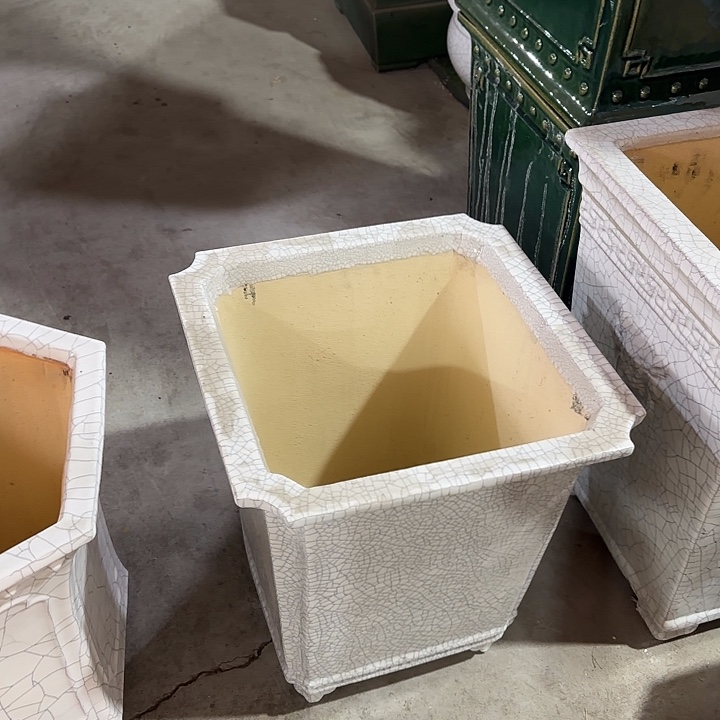 红陶嗯****嗯岭南100,000花盆