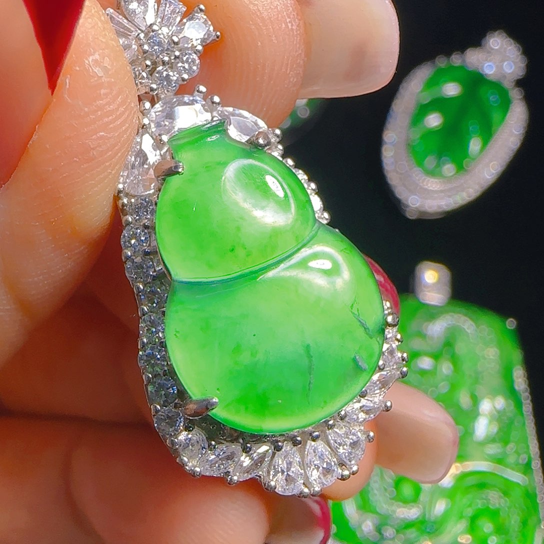 翡翠吊坠(赠链)银S925镶嵌