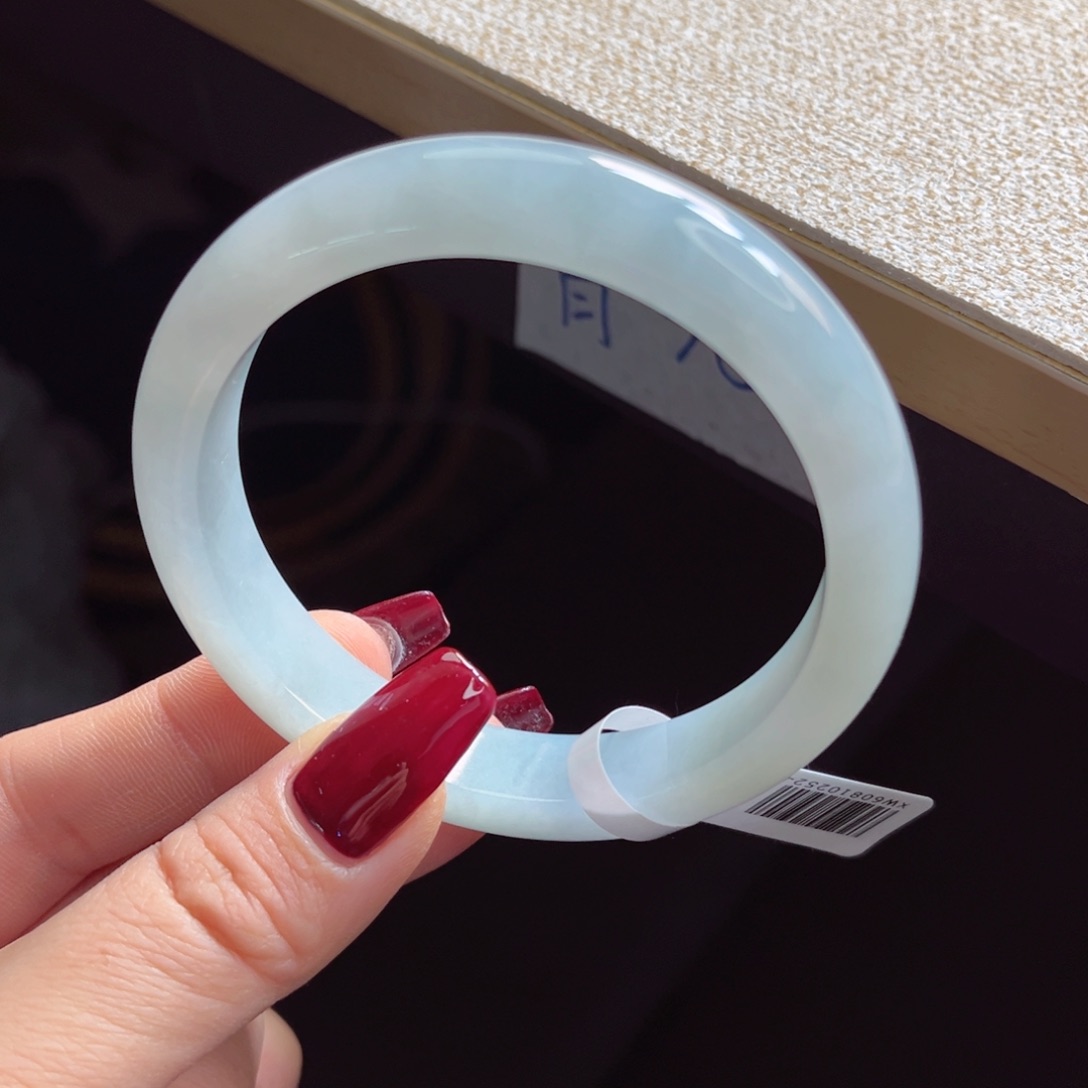 翡翠手镯未镶嵌手镯