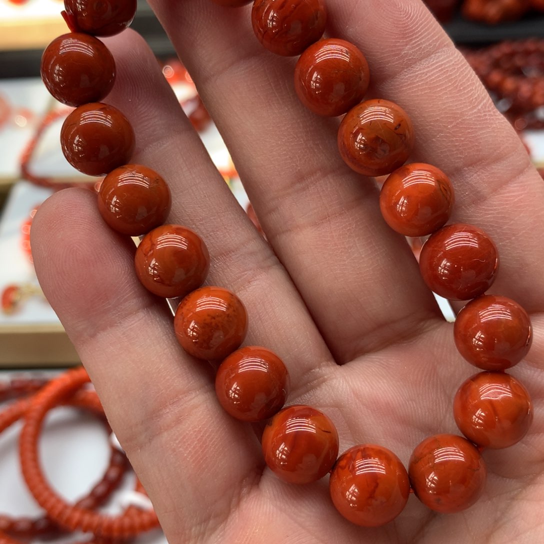 南红玛瑙手链，发货一个未镶嵌奔****子