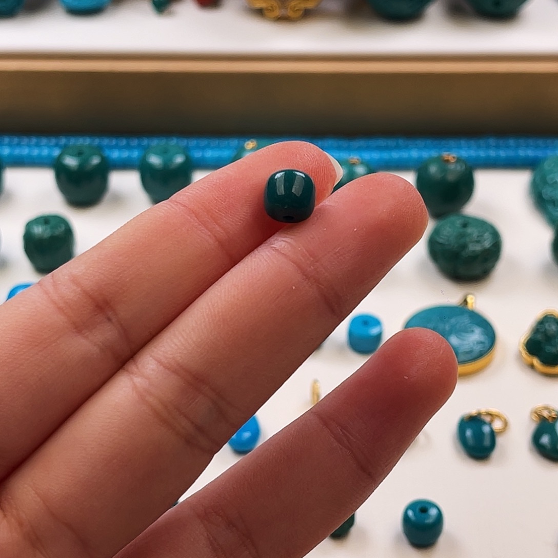 绿松石未镶嵌把件