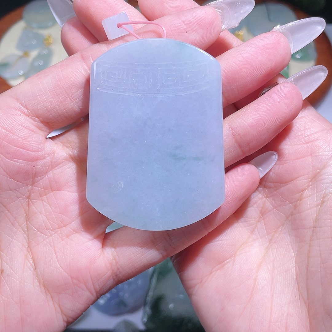 翡翠颈饰未镶嵌日**明无事牌