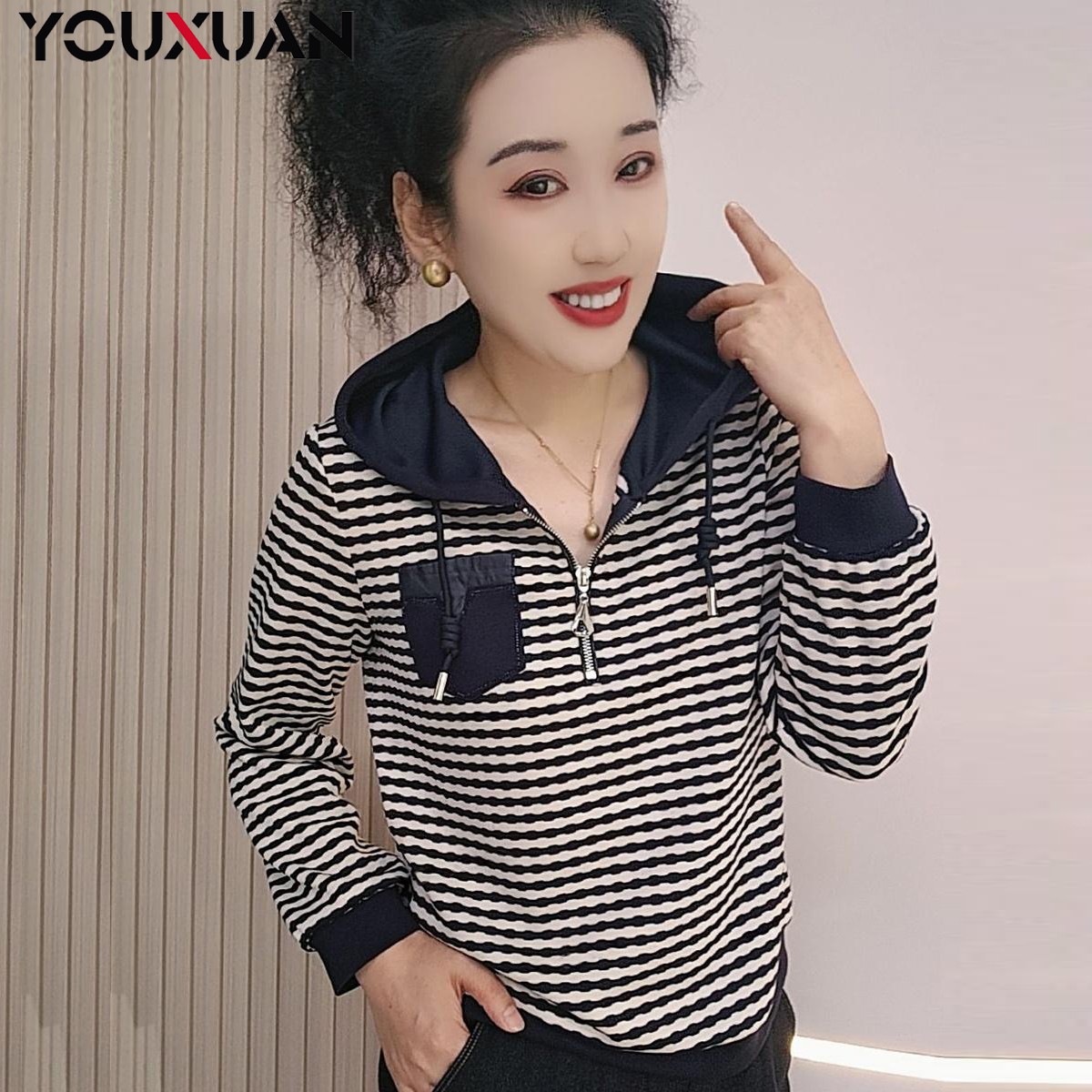 【私服】秋季新款百搭韩版上衣时尚休闲长袖女士条纹连帽卫衣3202