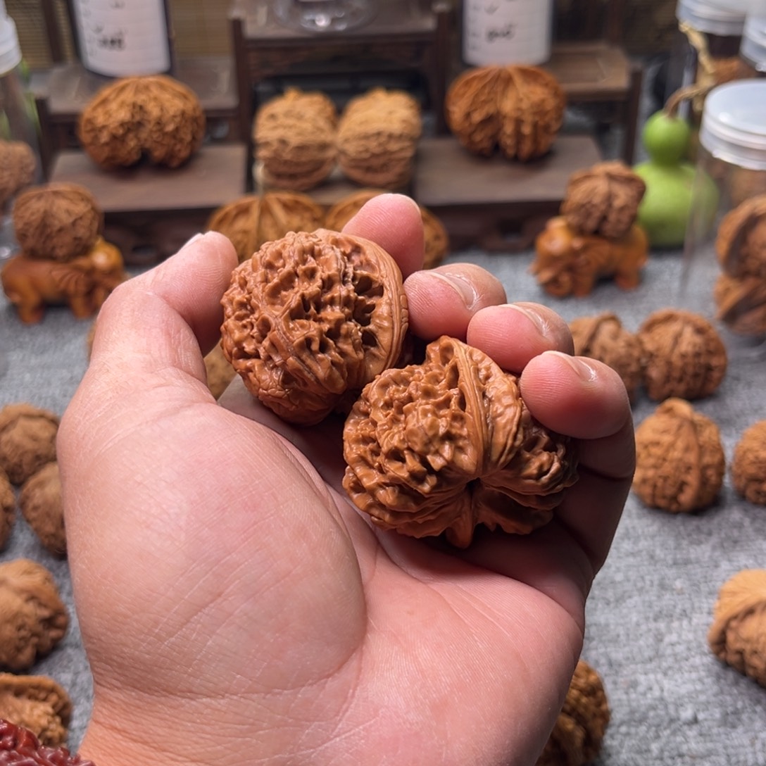 我***熊文玩核桃把件异形遐思