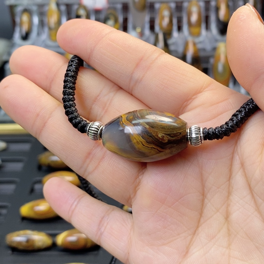 玛瑙/玉髓颈饰合金