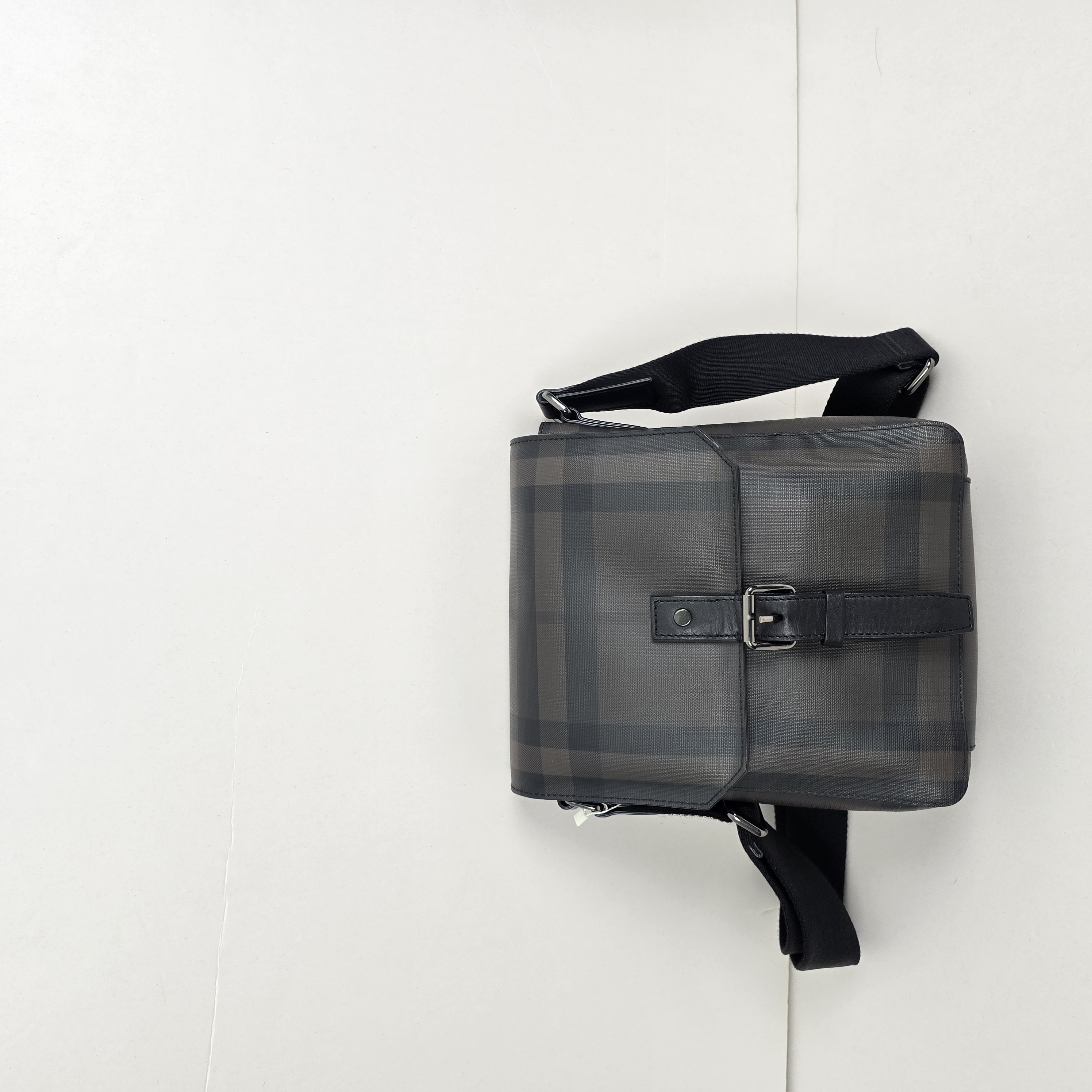 99新 BURBERRY/博柏利 98新经典格子相机包