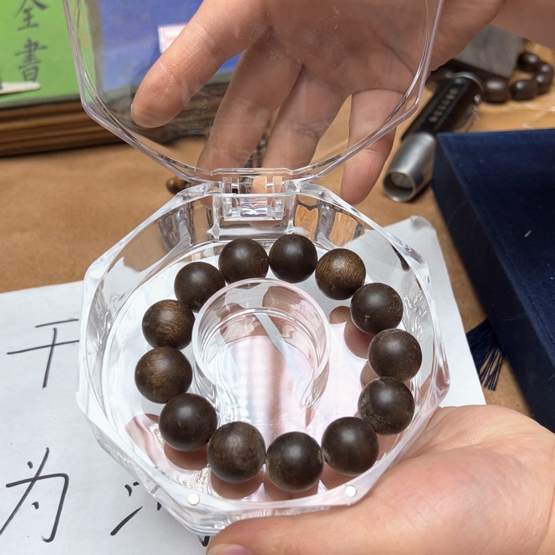 大叶紫檀（黑酸枝木类）