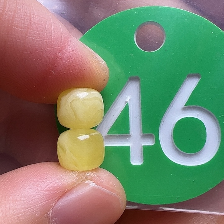 蜜蜡未镶嵌珠宝奇石雄*7m m